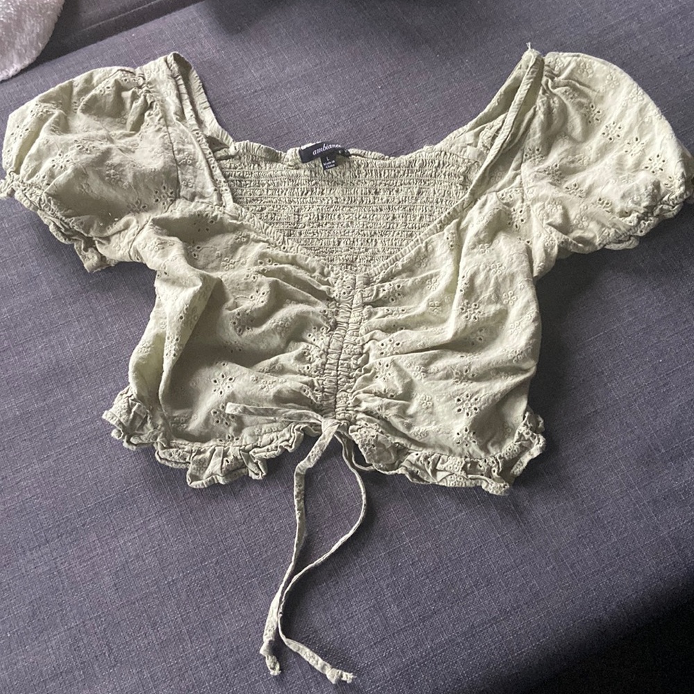 Green ambiance smock crop